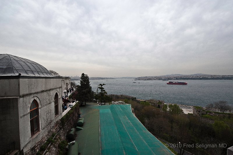 20100402_154920 D3.jpg - The Palace marks a strategic geographic position that marks the meeting point of the Golden Horn, the Sea of Marmara and the Bosphorus